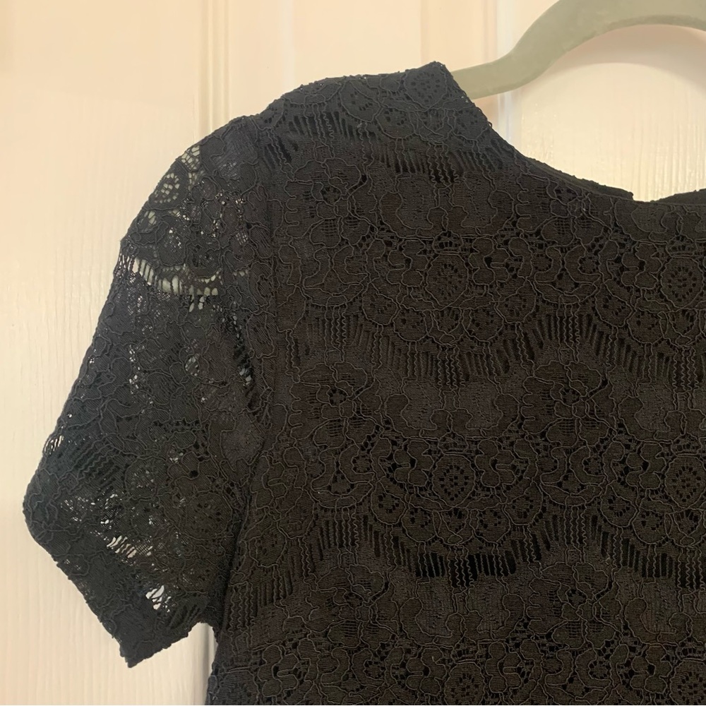 Size M Montaeu Black lace shirt. Above waist crop top.